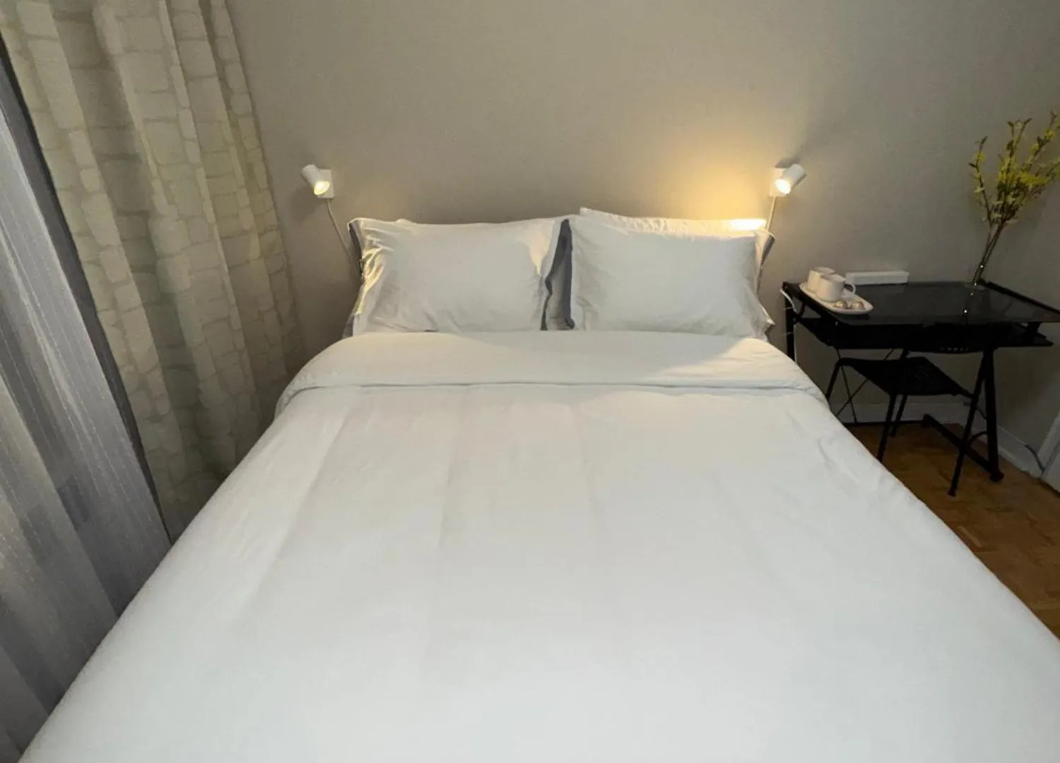 Homestay Queen Room, Downtown Toronto, Near Subway, Cn Tower Canada
