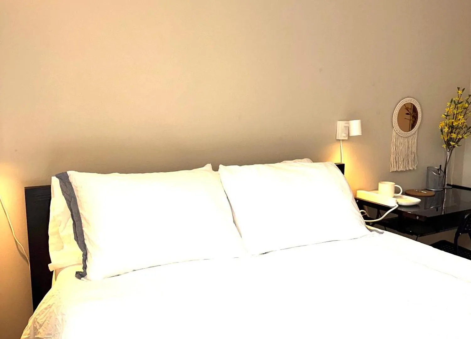 Queen Room, Downtown Toronto, Near Subway, Cn Tower Homestay